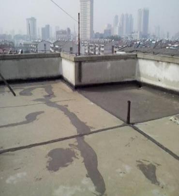 喀喇沁漏水维修 楼顶漏水是什么原因，楼顶漏水维修方法是什么?